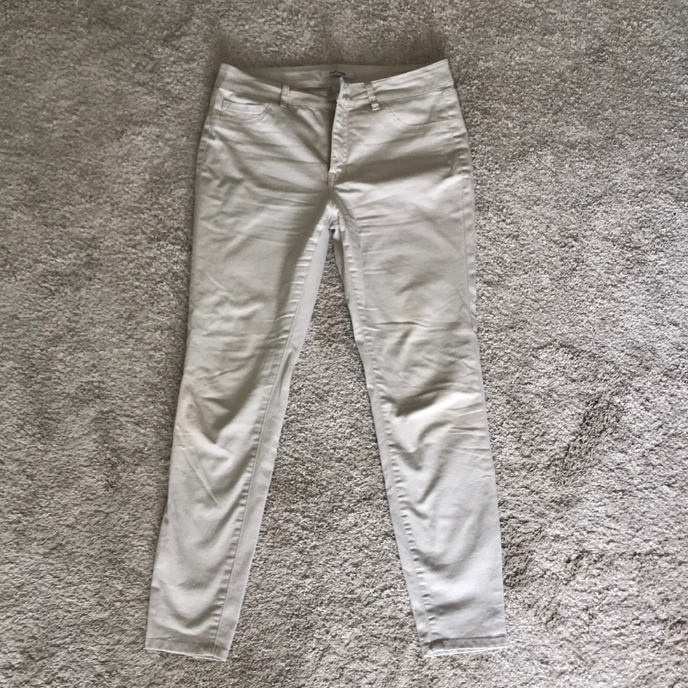 Skinny khaki pants